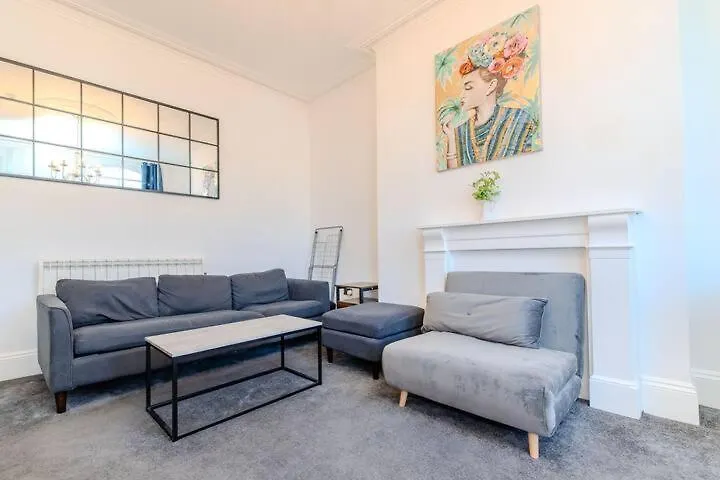 Modern Flat Near Brighton Centre Apartment