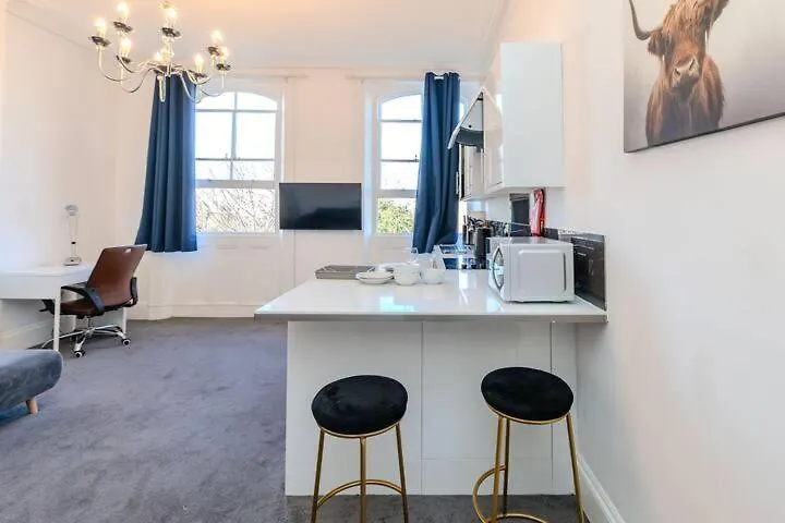 Modern Flat Near Brighton Centre Apartment